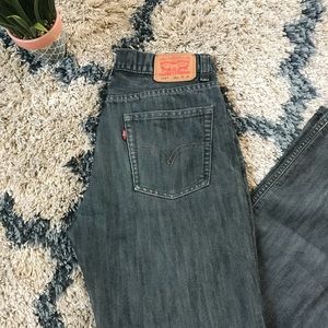 Men’s Levi’s in straight leg